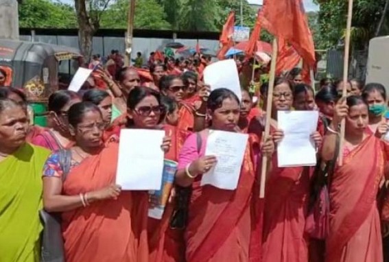 Demanding gratuity benefits, regularise Jobs and to extend Jobs validity, Anganwadi workers placed deputation to CDPO